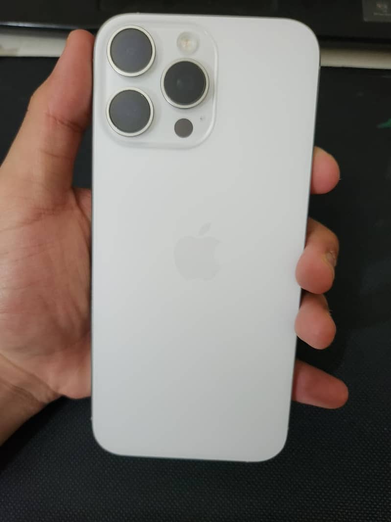 Apple iPhone 16 Pro Max 0