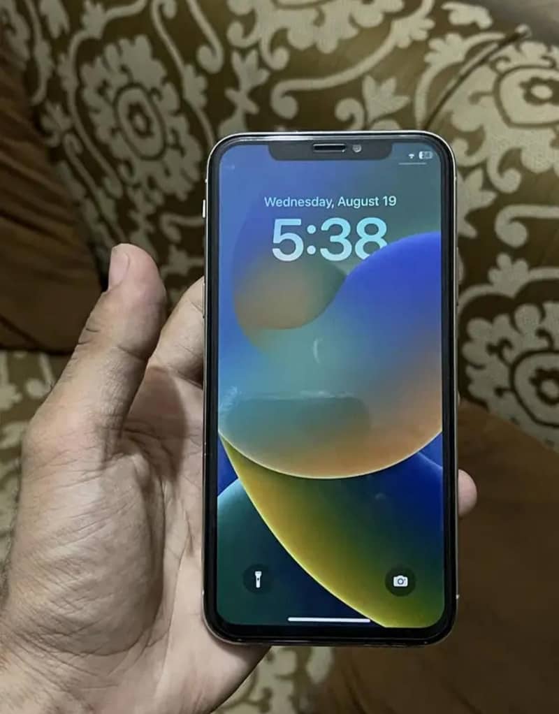 Apple iPhone X 3