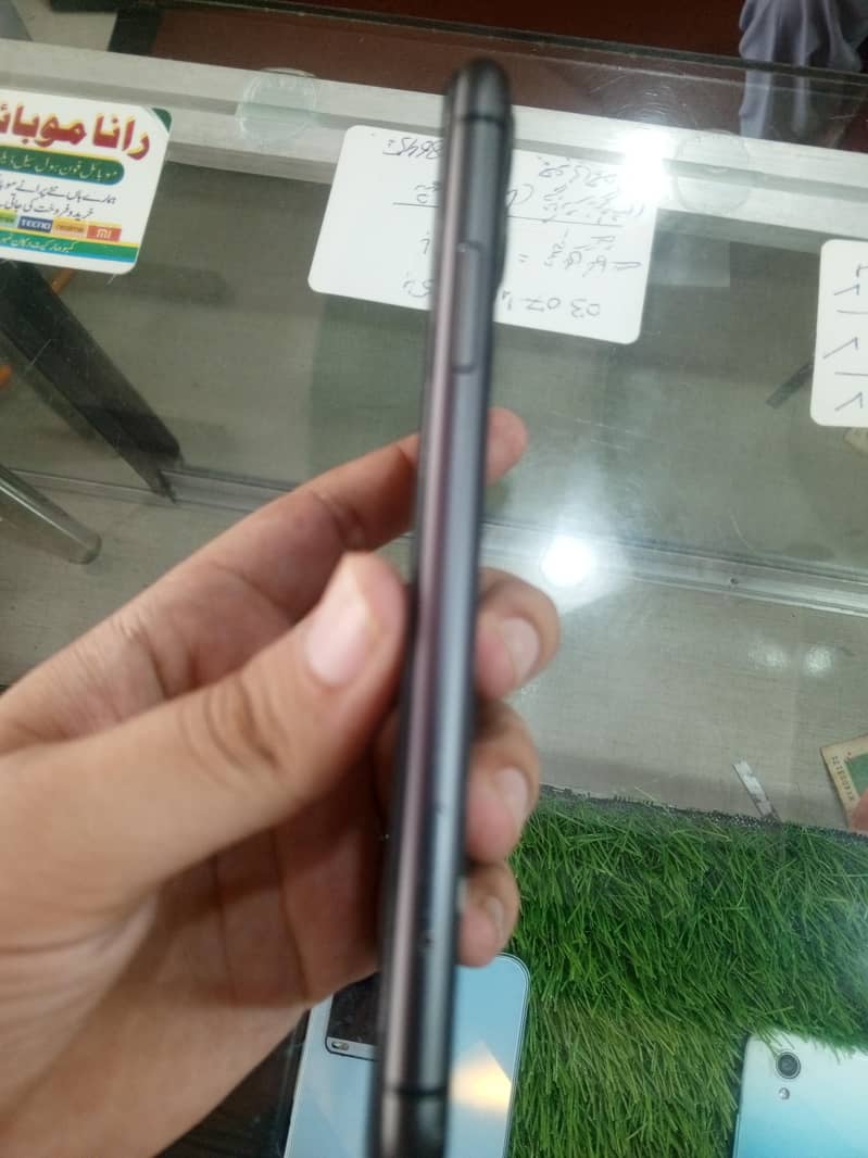Apple iPhone 11 1