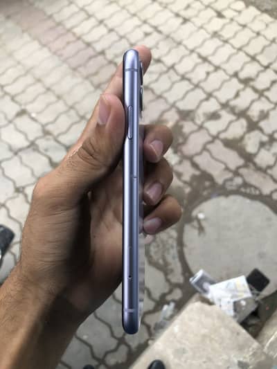 Apple iPhone 11