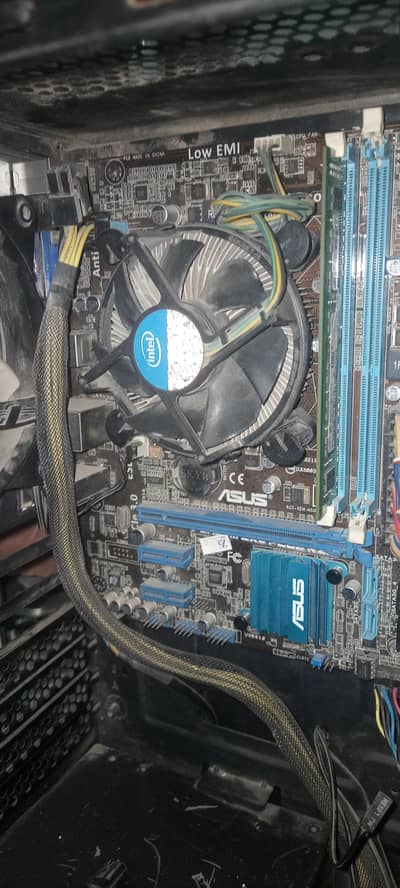 H61 motherboard 2/3 generation ko spot karta haii