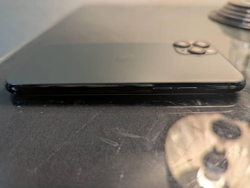 Apple iPhone 11 Pro 1