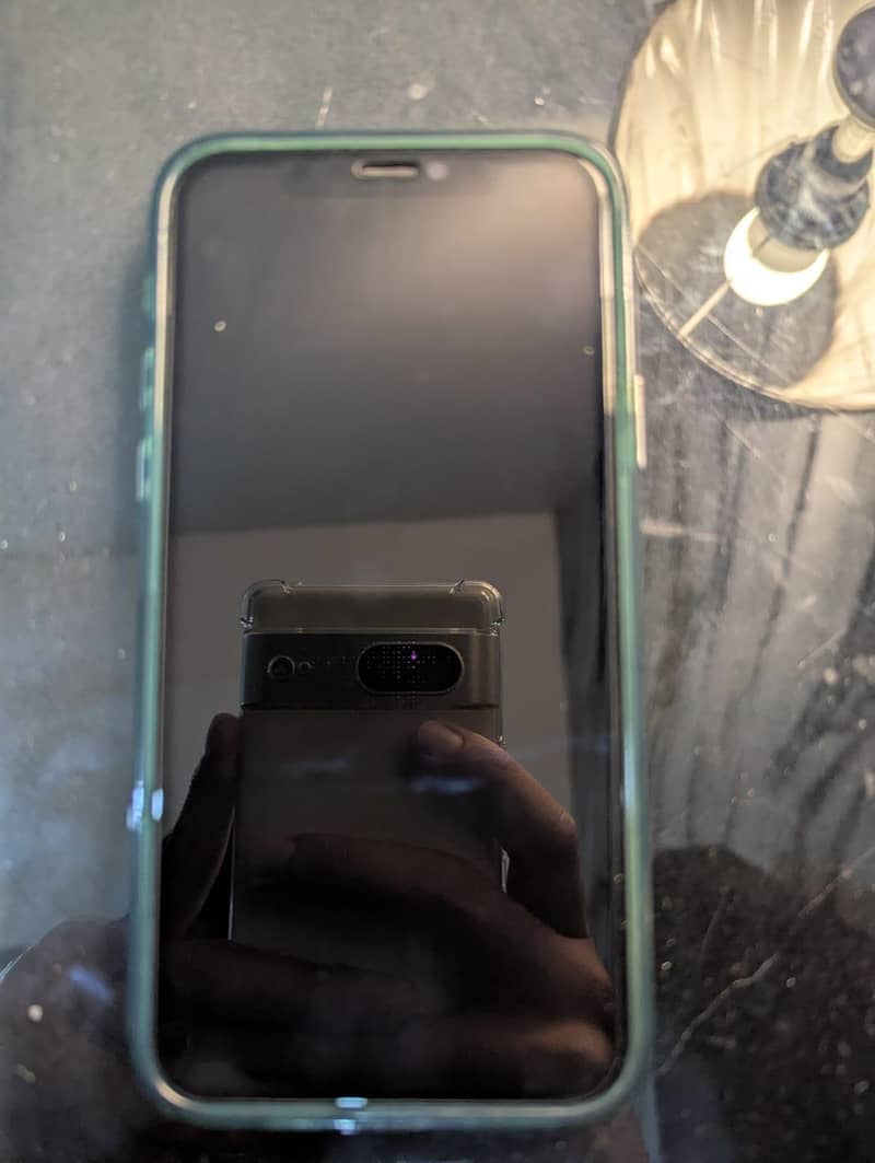 Apple iPhone 11 Pro 4