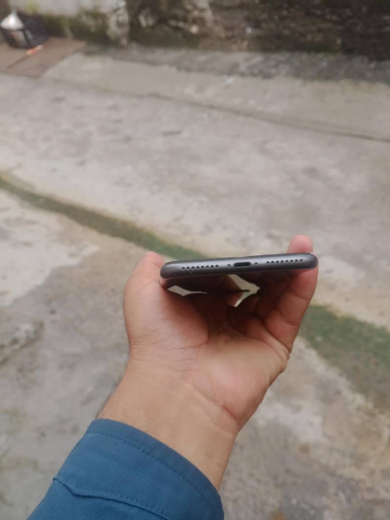 Apple iPhone 8 Plus 0
