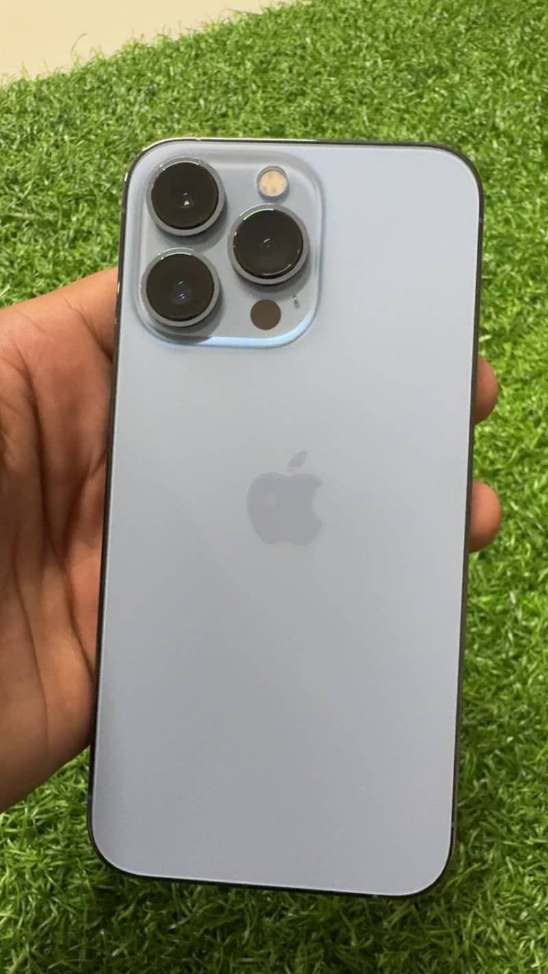 Apple iPhone 13 Pro 0