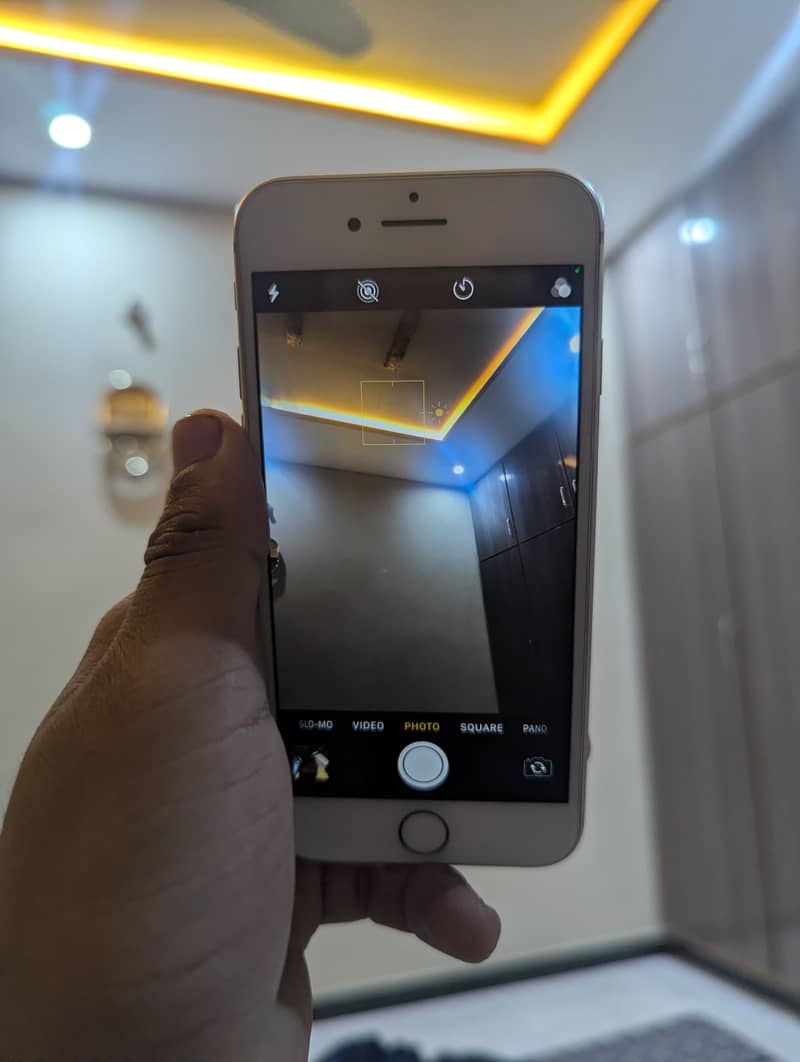 Apple iPhone 8 4