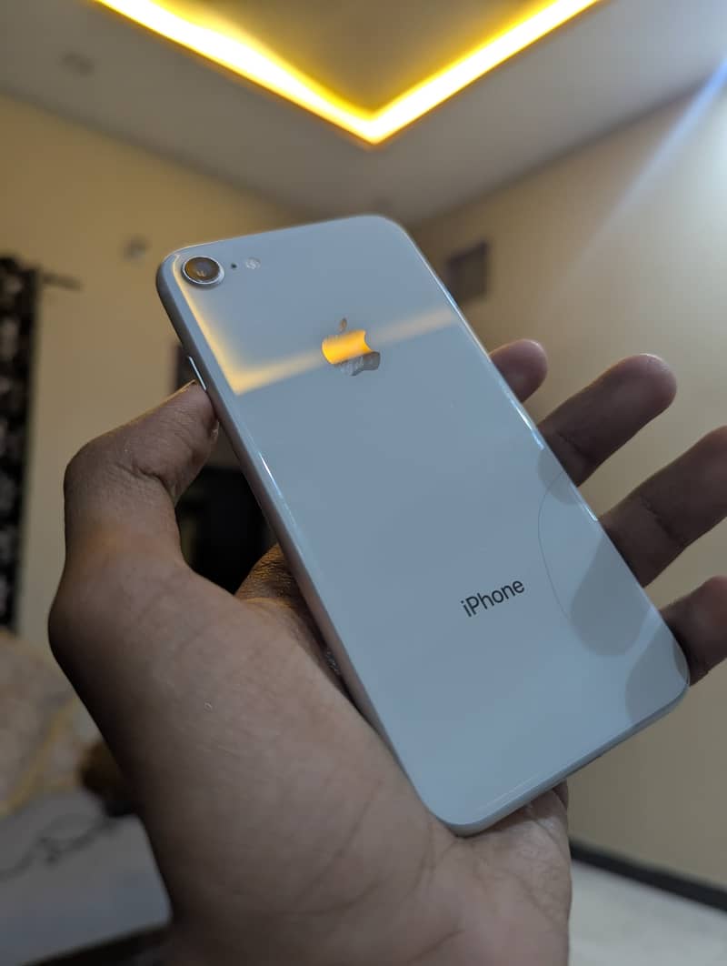 Apple iPhone 8 6