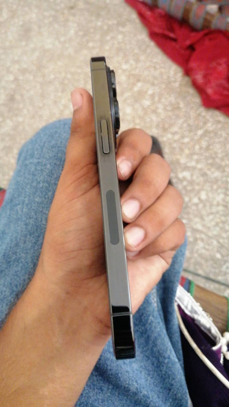 Apple iPhone 14 Pro 3