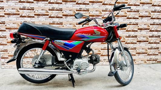 Honda CD 70 2014 Model Colour Red