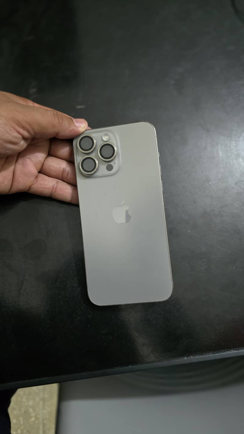 Apple iPhone 15 Pro Max 2