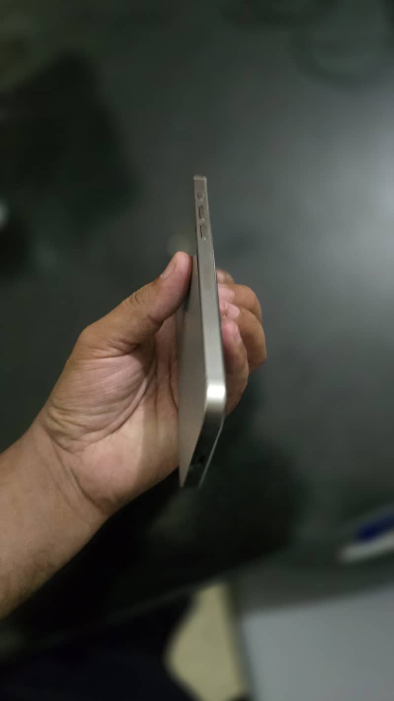 Apple iPhone 15 Pro Max 3