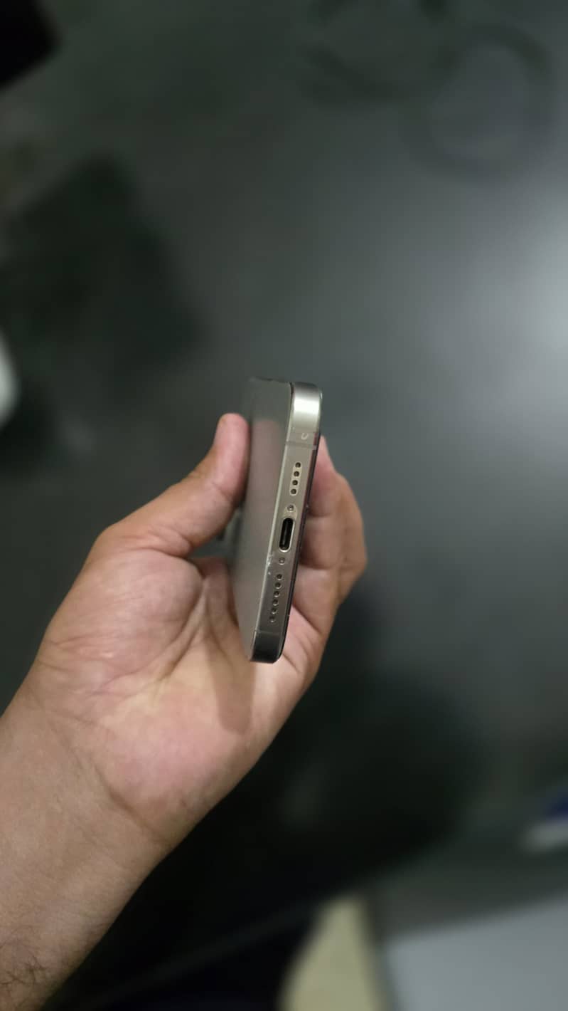 Apple iPhone 15 Pro Max 7