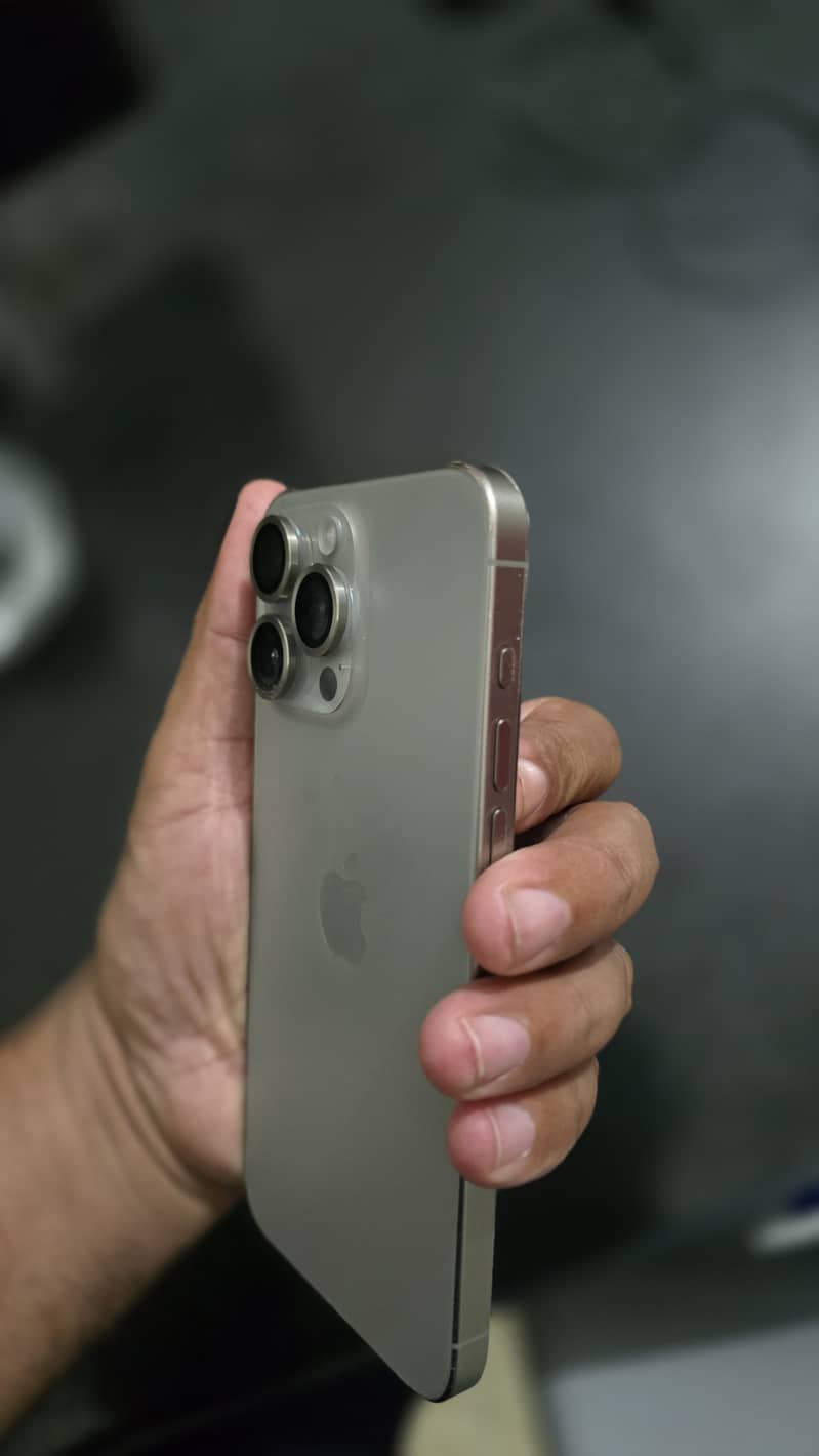Apple iPhone 15 Pro Max 11