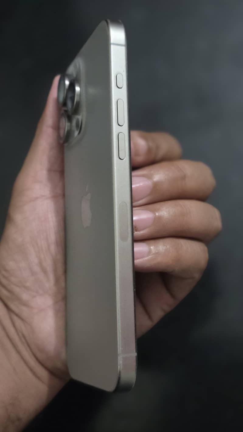Apple iPhone 15 Pro Max 13