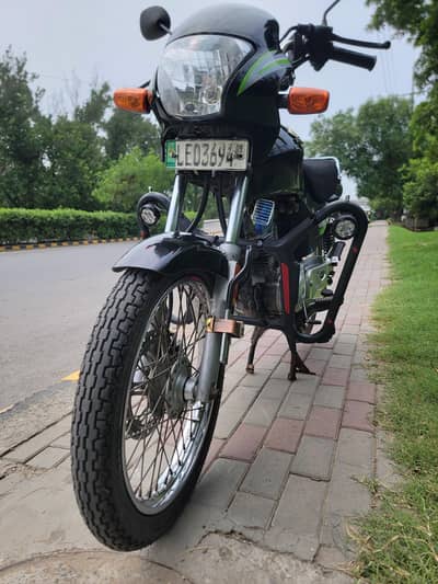 Honda Deluxe 125 just like new