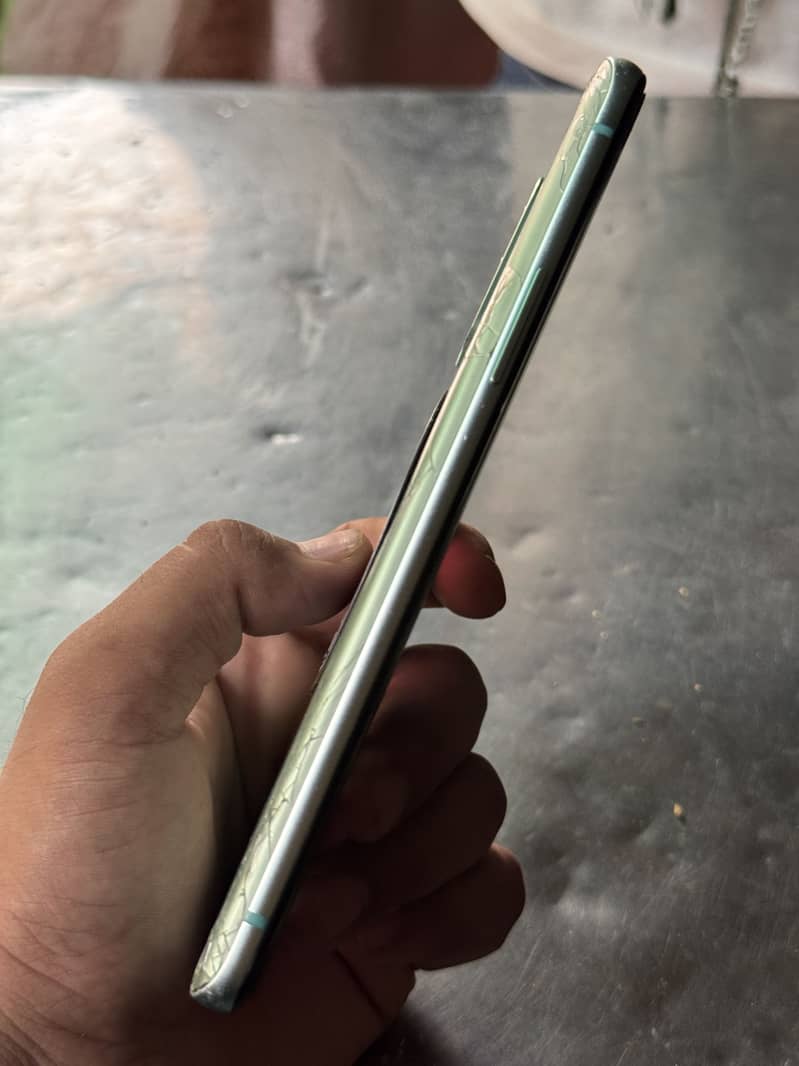 One Plus 9R 1