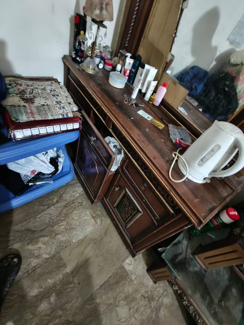 Dressing table and mid tabels 3