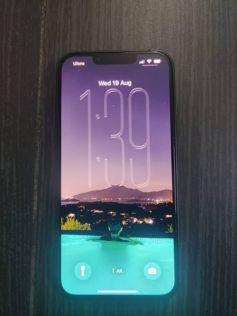 Apple iPhone 13 0