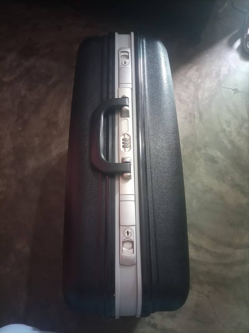 big size suitcase 3