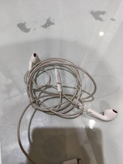 iphone xsmax ki earphone