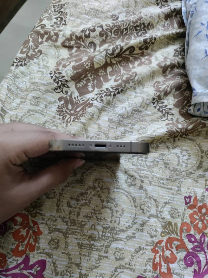 Apple iPhone 14 Pro 1