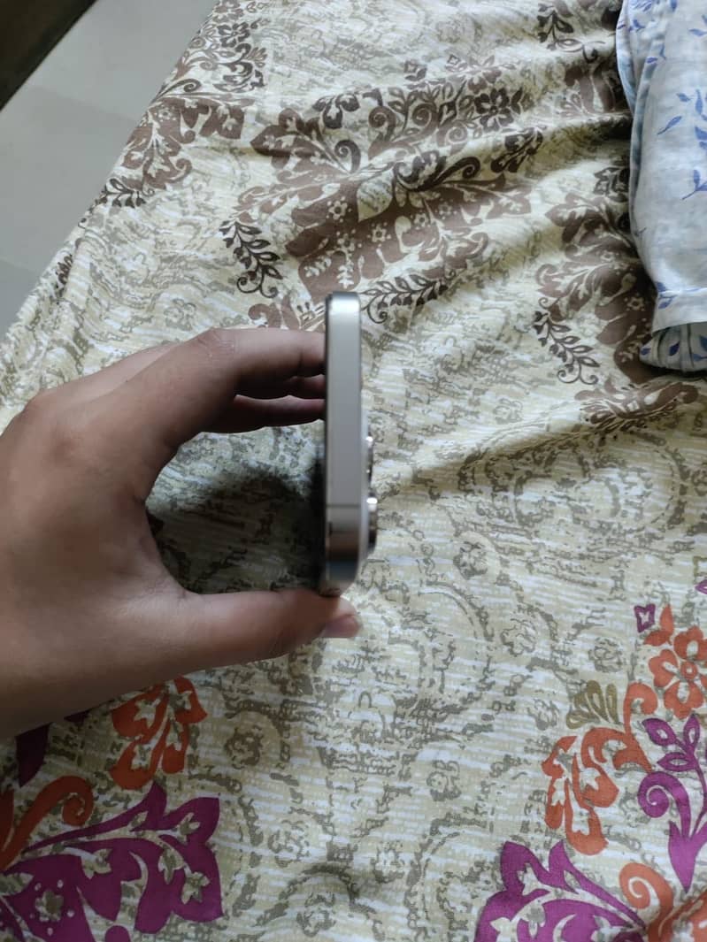 Apple iPhone 14 Pro 3