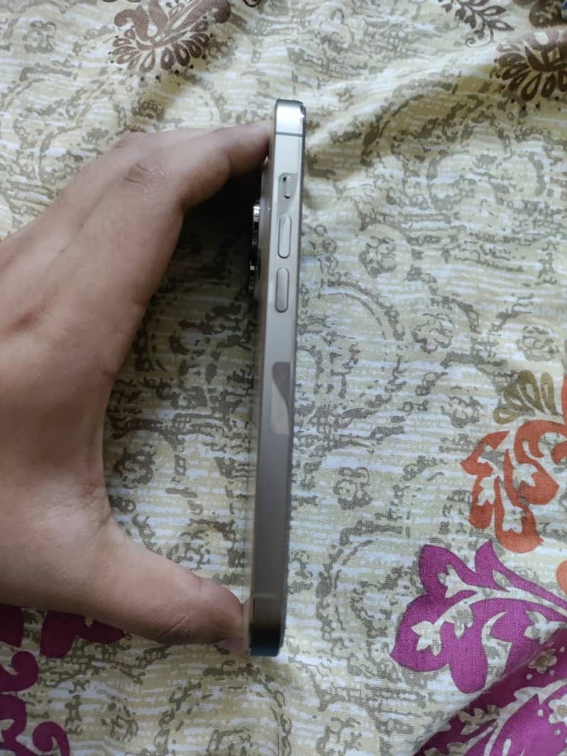 Apple iPhone 14 Pro 4