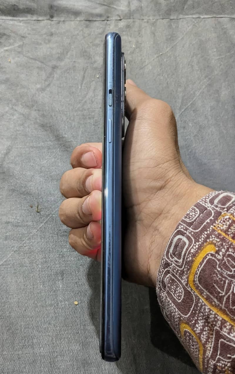 One Plus 9   8/10 4