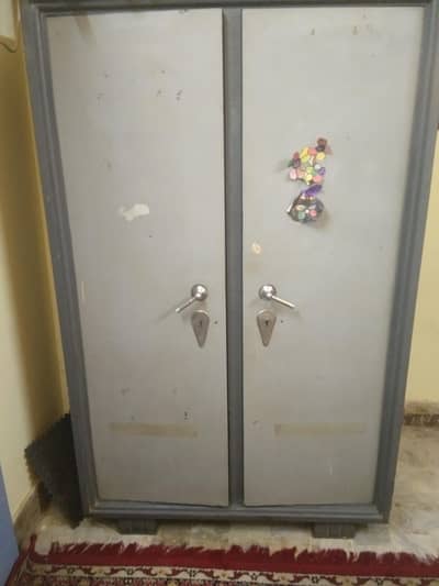 steel 2 door almari grey color good condition