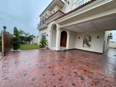 1 Kanal Modern Designer Home Prime Location DHA Phase 6