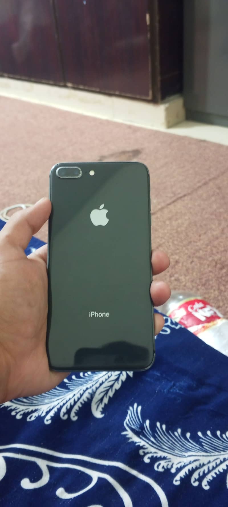 Apple iPhone 8 Plus 0