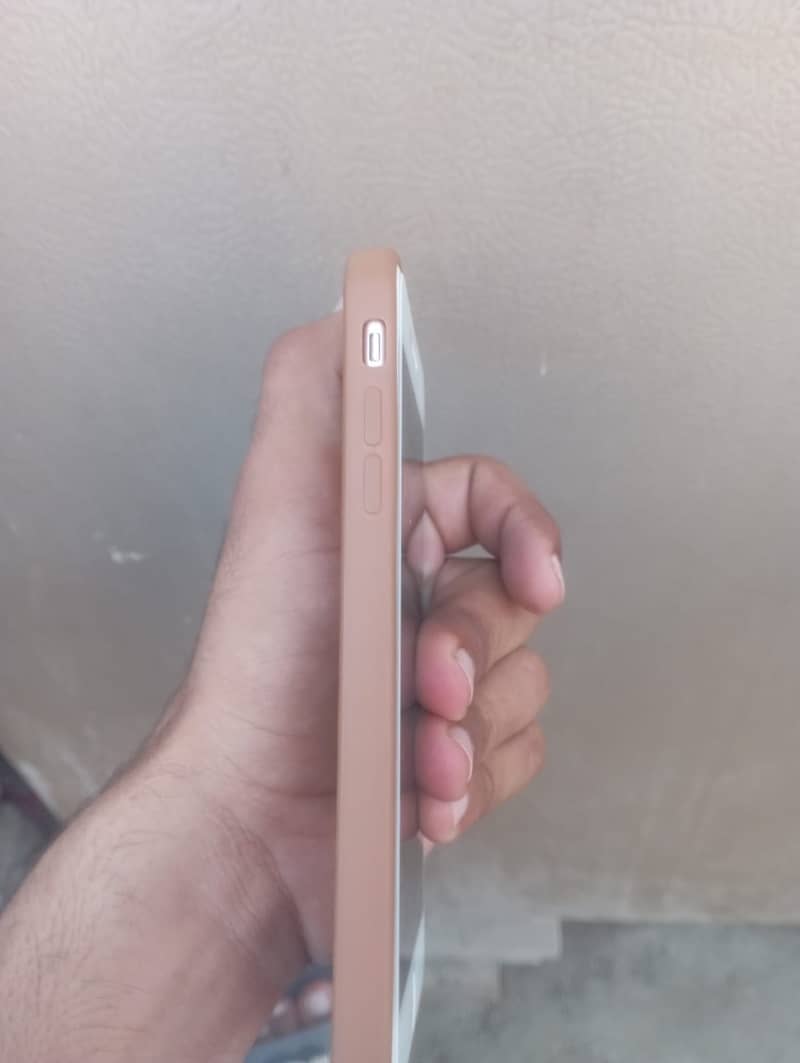 Apple iPhone 8 Plus 1