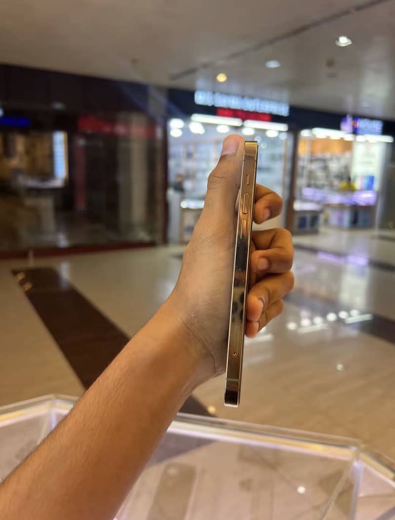 Apple iPhone 12 Pro 2