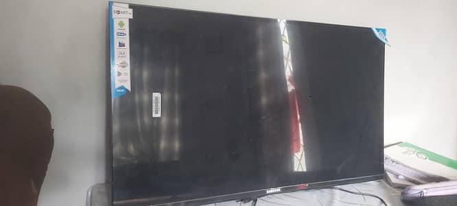 Samsung smart TV used qlmost new