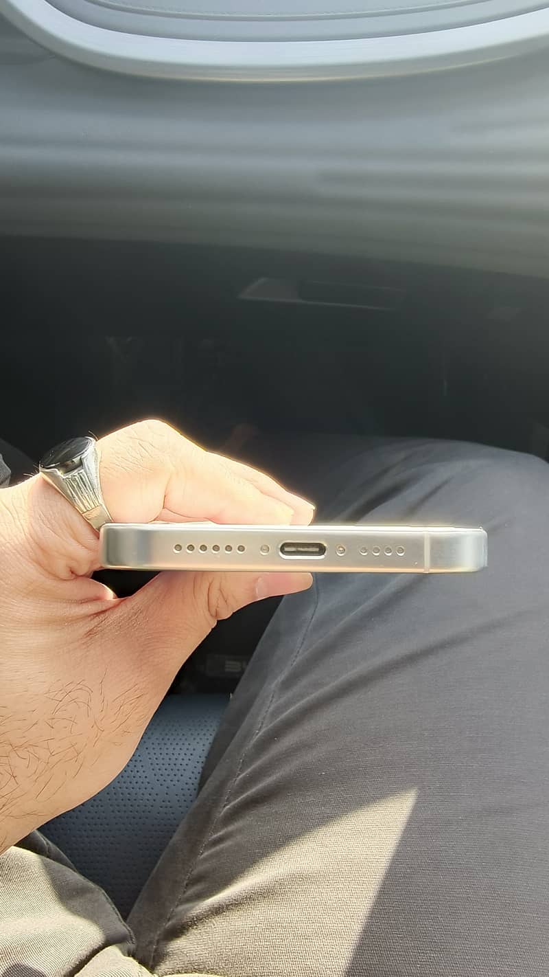 Apple iPhone 15 Pro Max 5
