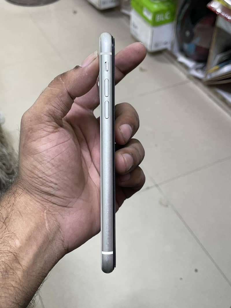 Apple iPhone 11 2