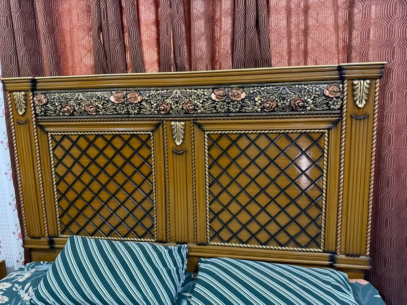 Bed/ Room Bed/ Side Tables / Wooden Furniture/ Room Furniture 2