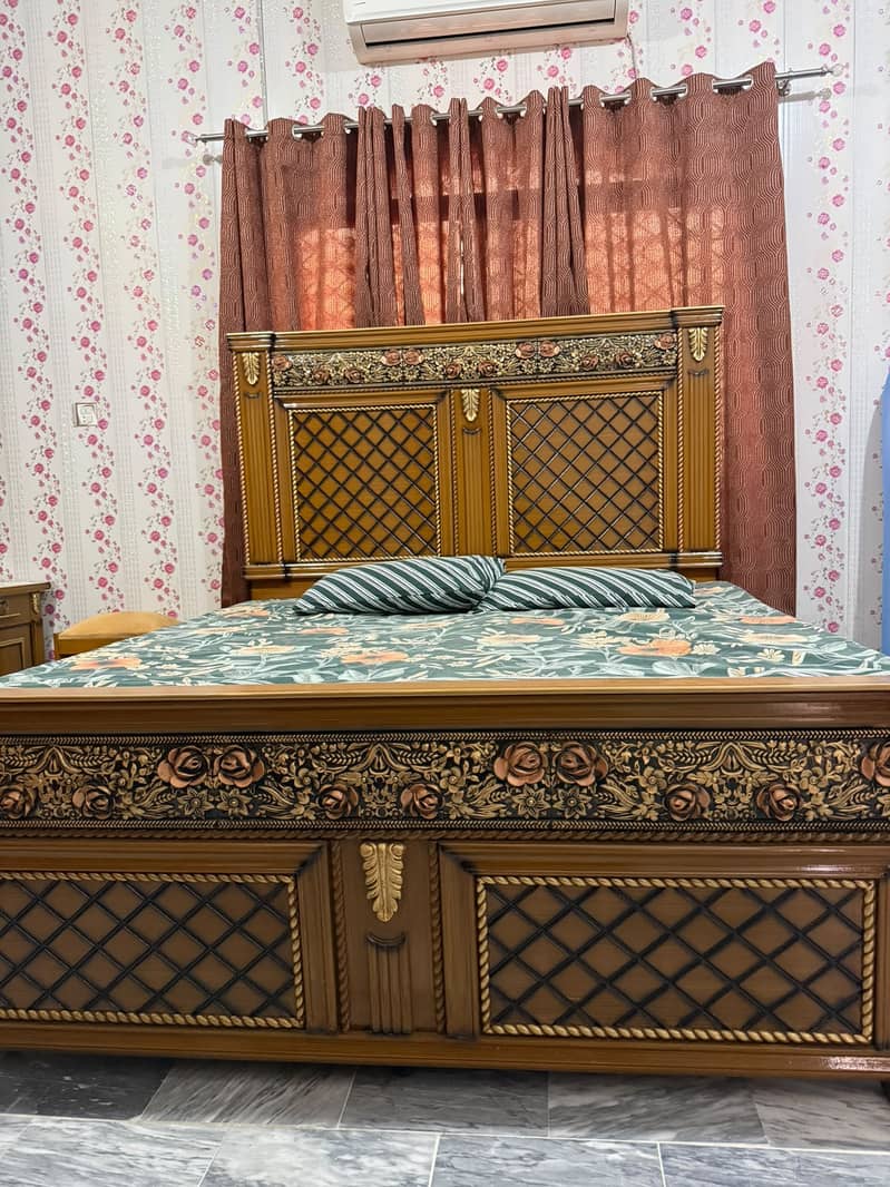 Bed/ Room Bed/ Side Tables / Wooden Furniture/ Room Furniture 5