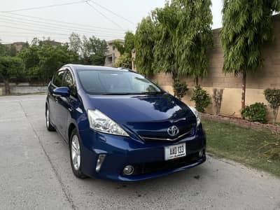 Toyota Prius Alpha 2012