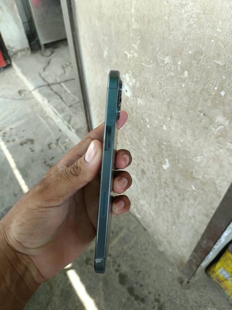 Apple iPhone 12 Pro Max 2