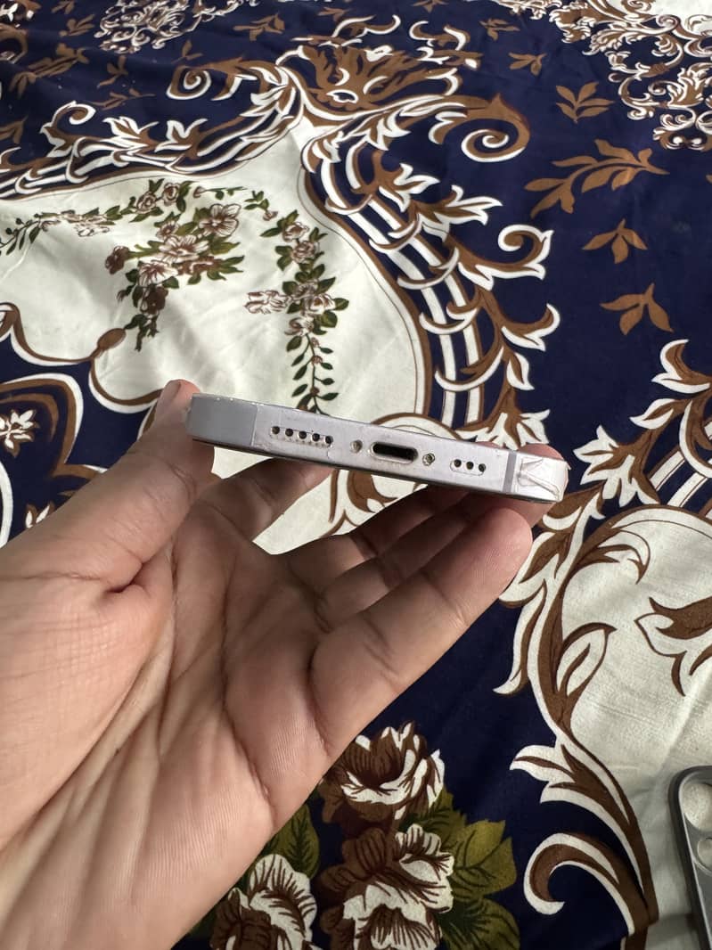 Apple iPhone 14 1