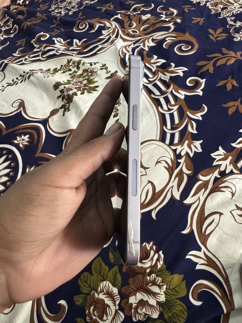 Apple iPhone 14 2
