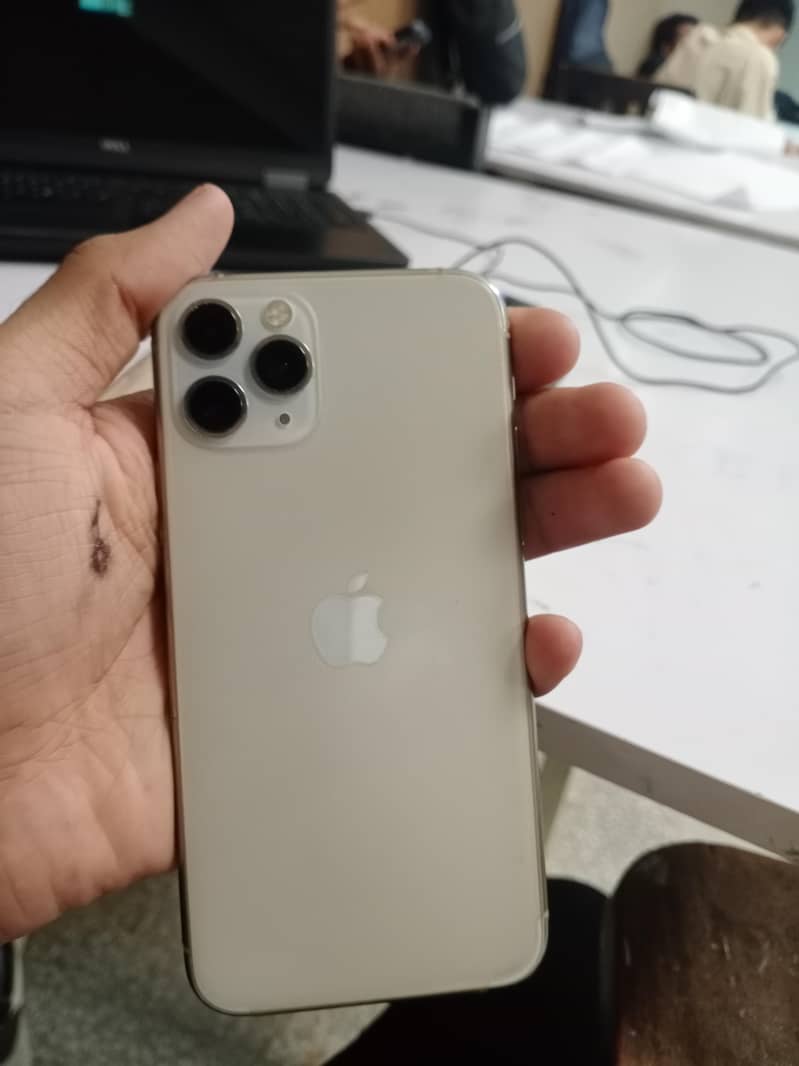 Apple iPhone 11 Pro 8