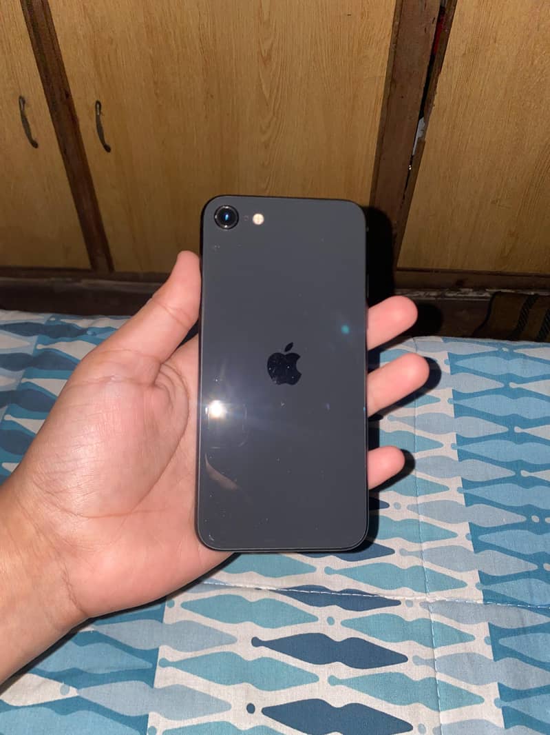 Apple iPhone SE2020 4