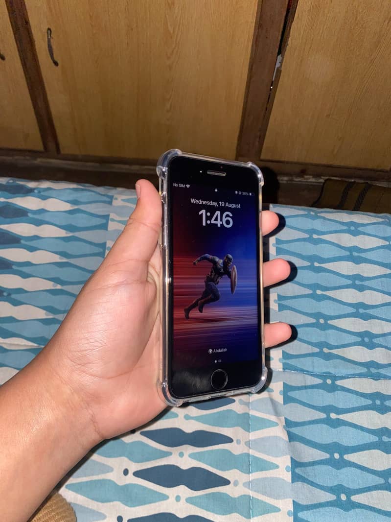 Apple iPhone SE2020 5