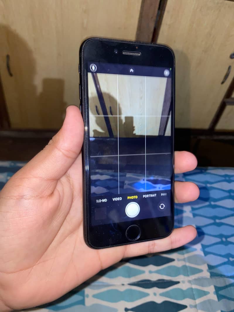 Apple iPhone SE2020 6