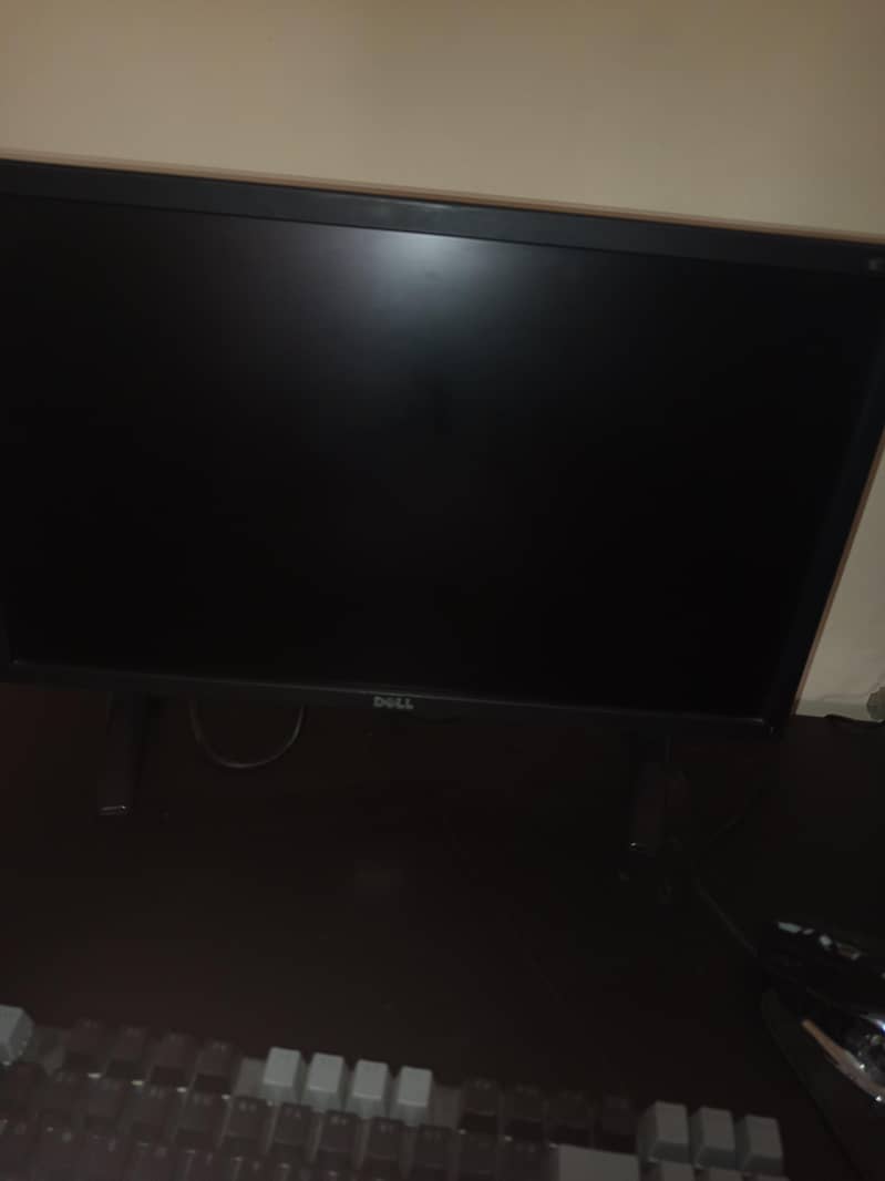Dell E2318H 2