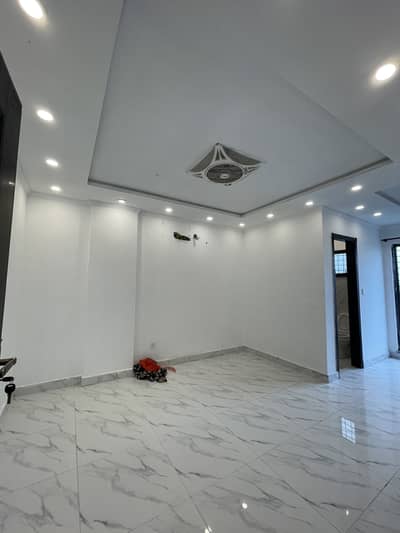 1 BHK Non Furnished Apartment For Families/Bachelor'