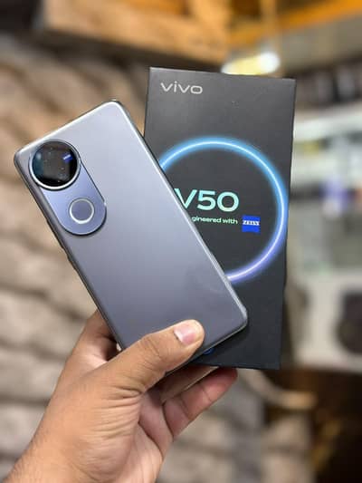 Vivo V50