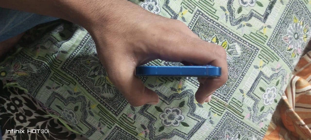 Apple iPhone 12 5